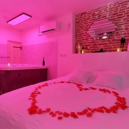 Love Room Avec Jacuzzi Castelsarrasin Exterior photo